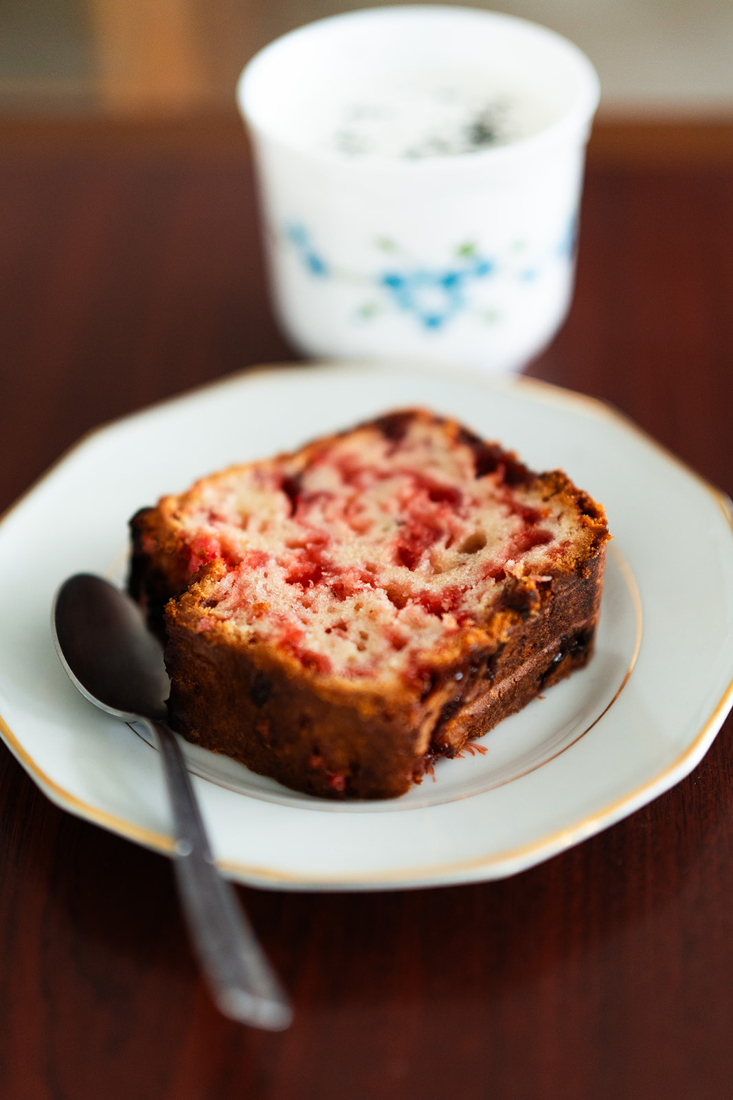Cake à la praline rose et black sesame latte